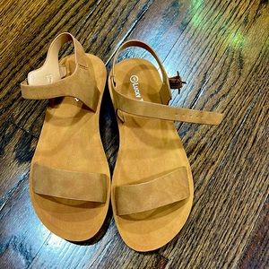 Girl's Brown sandals. Never used